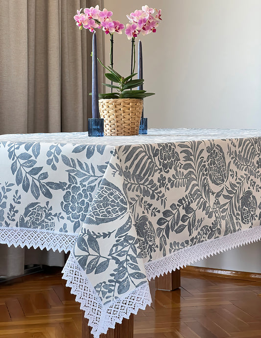 Bleu İndigo Çiçekli 148cm x 216cm Beyaz Dantelli Pamuklu Masa Örtüsü